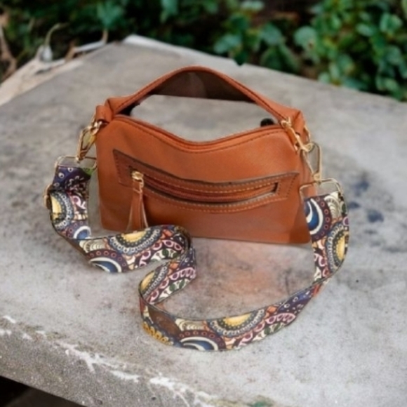 CrossBody Bag - Picture 4 of 5